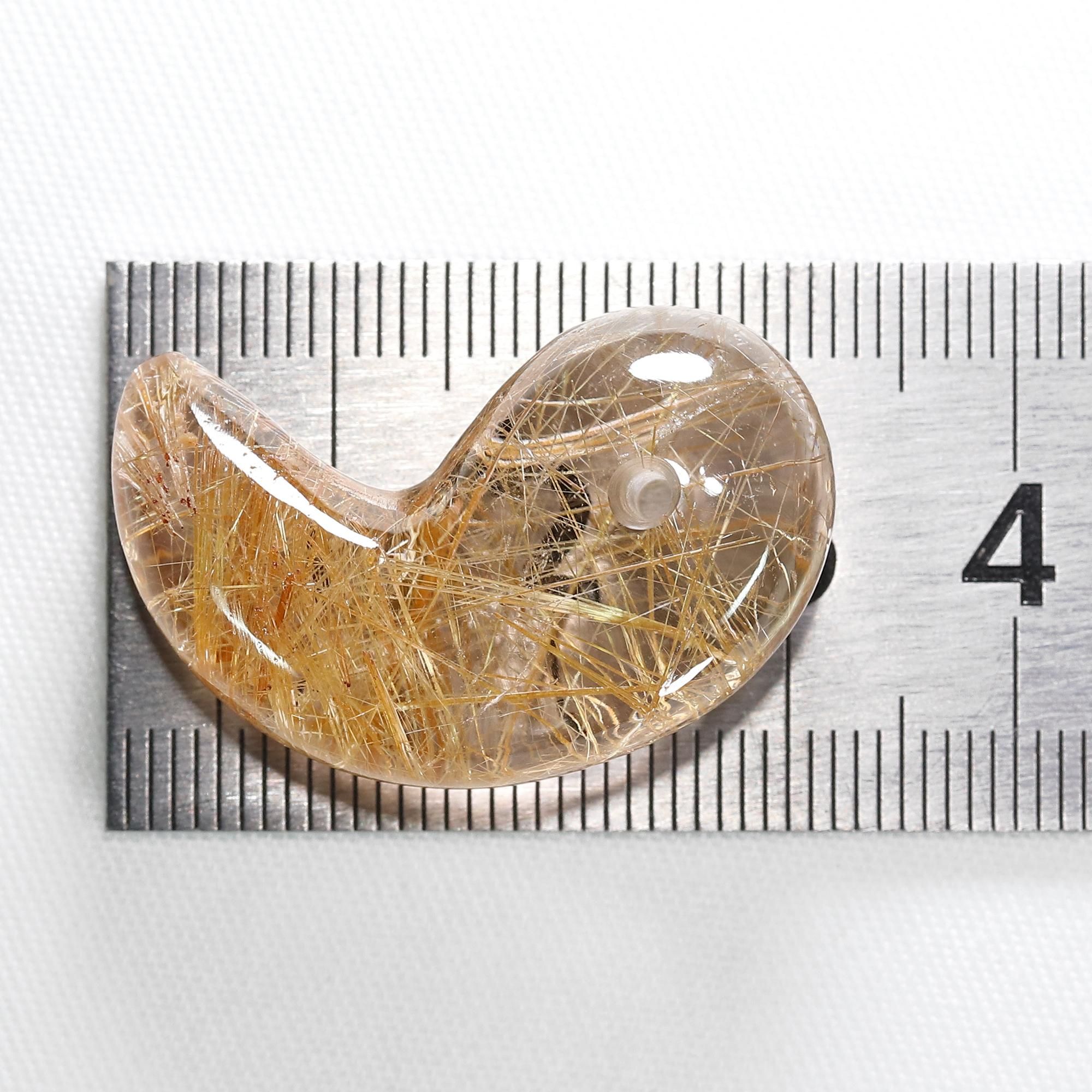 特注品/ネパールで加工した当店限定勾玉】ゴールドルチル