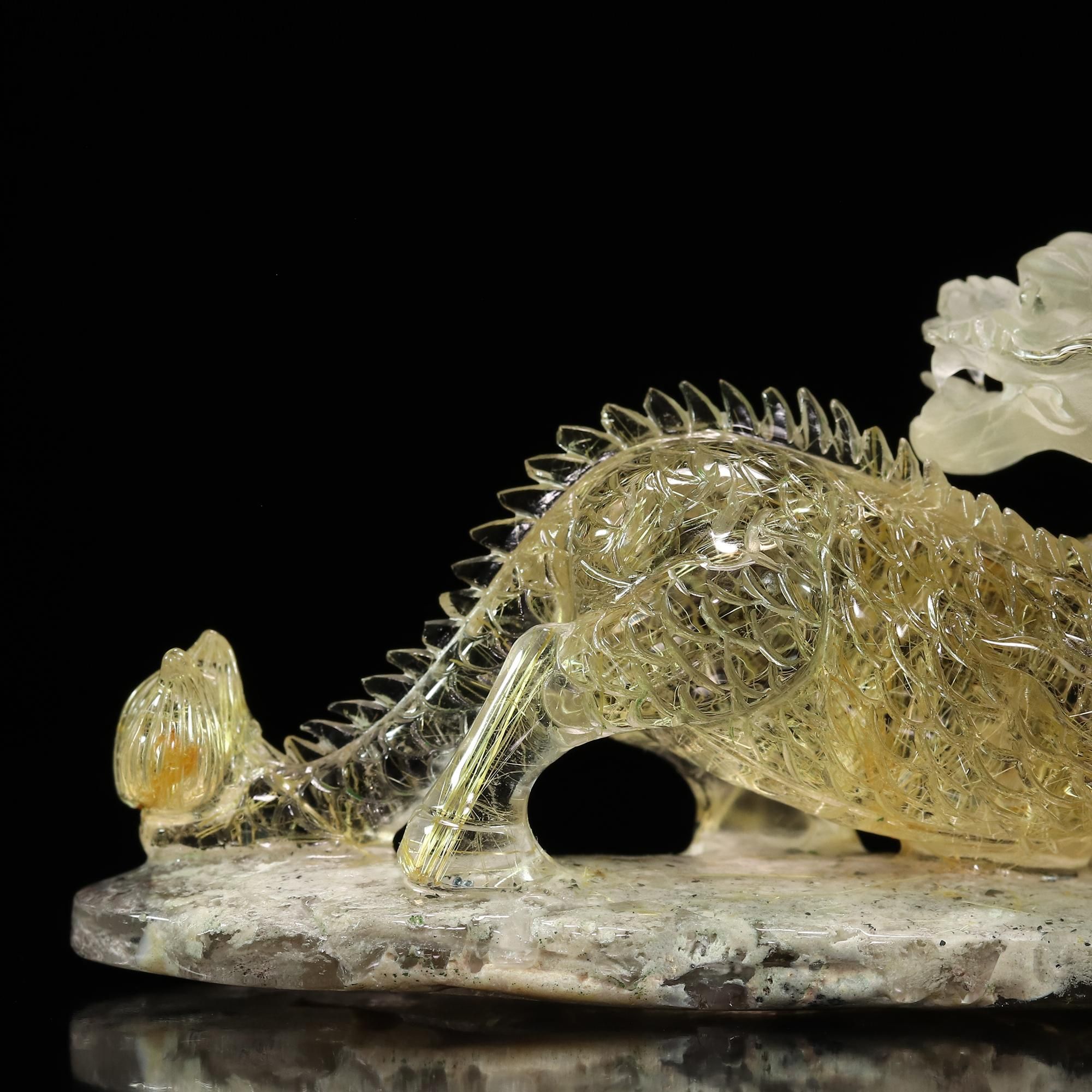 ルチルクォーツ麒麟彫り物ルチルクォーツ水晶部分75×95ミリ早く売り切り