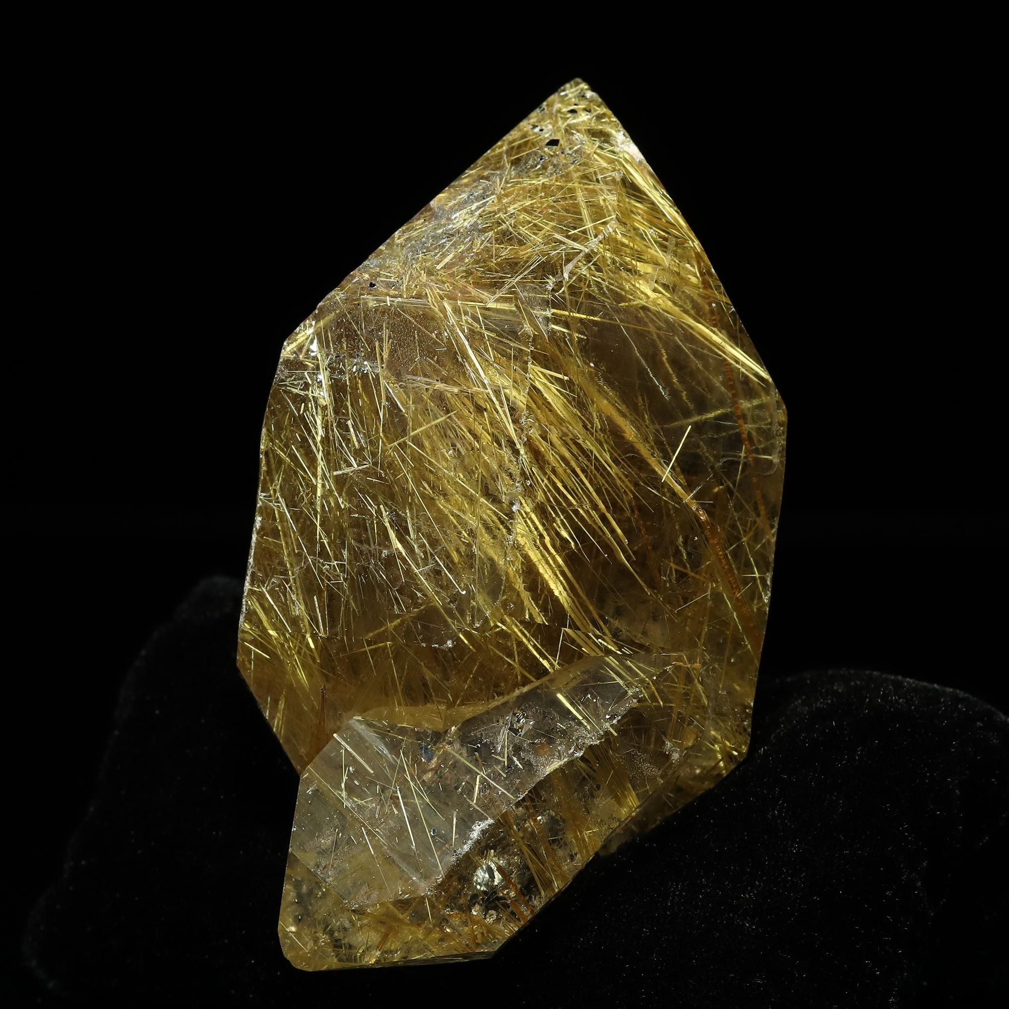 厳選一点物/超希少/ルチルの内包量が多い/ポイント状に結晶したルチル