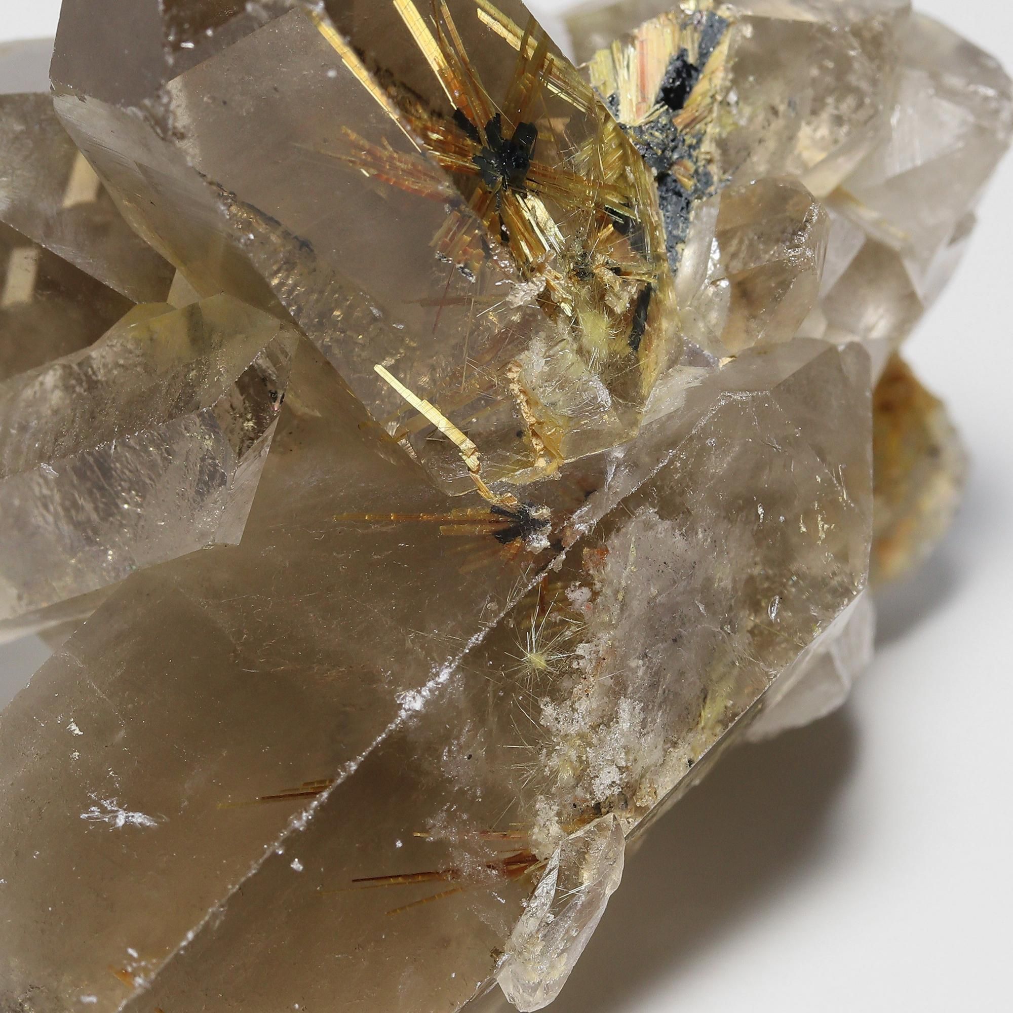 天然　太陽放射ゴールドタイチンルチル　ポリッシュ原石 バイヤー厳選!!】☆パワフルな太陽放射ルチル☆たっぷり極太黄金針