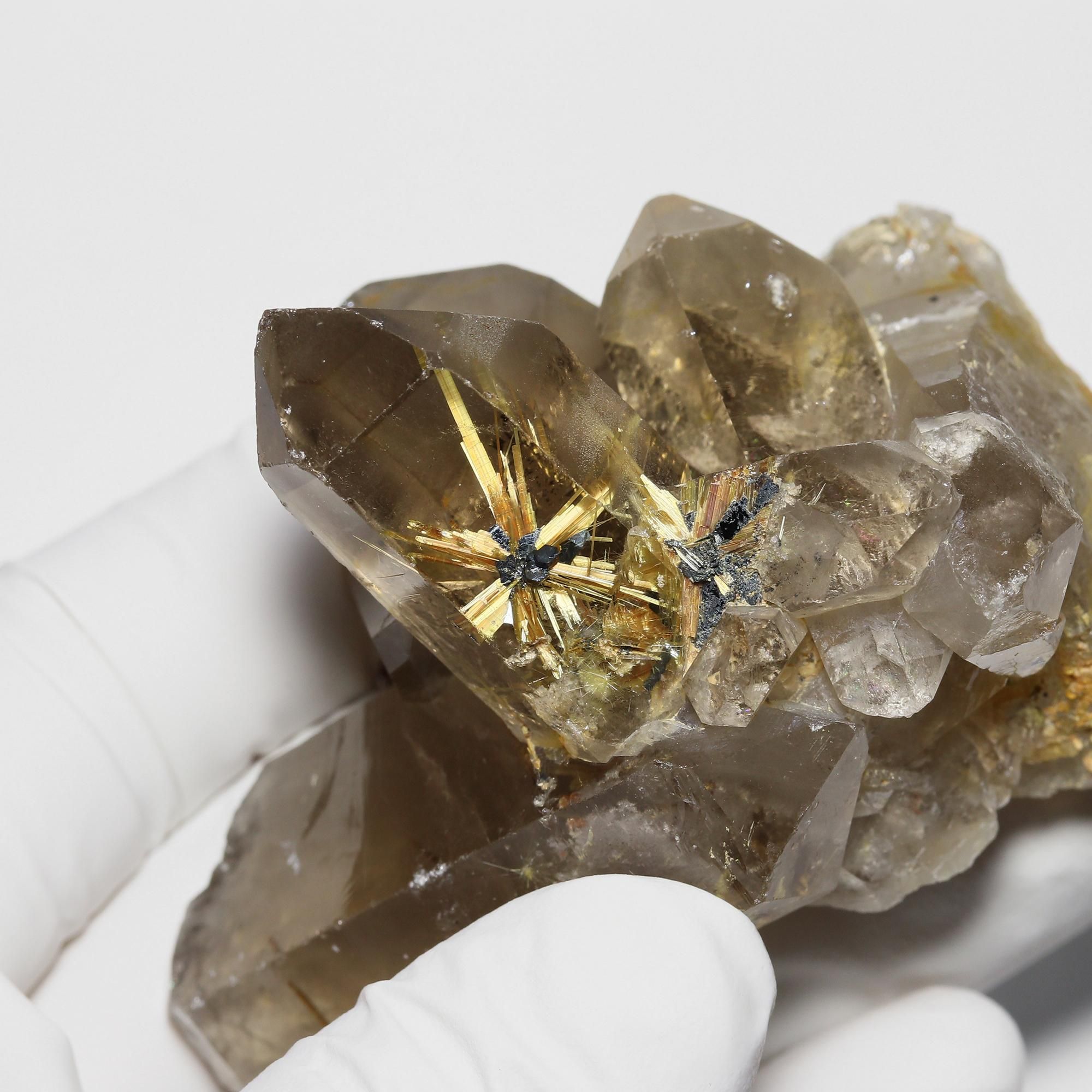 スター状の太陽放射ルチルを内包した希少抜群の原石/観賞用・鉱物標本