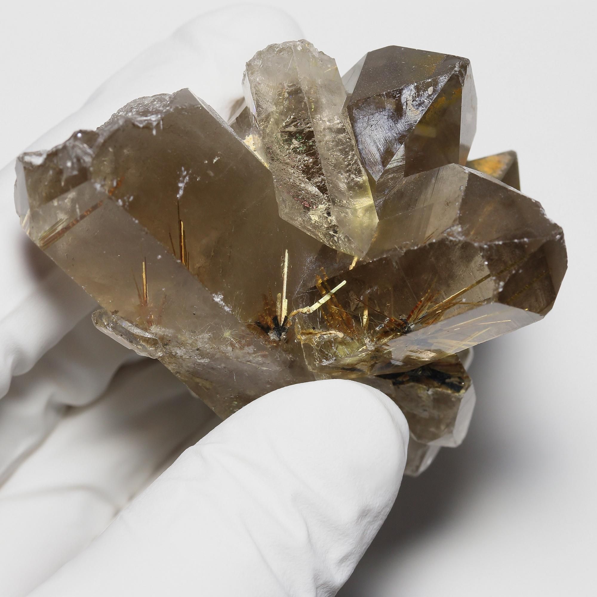 スター状の太陽放射ルチルを内包した希少抜群の原石/観賞用・鉱物標本