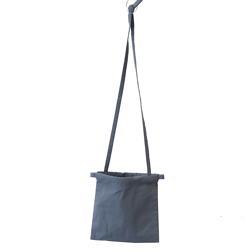 <img class='new_mark_img1' src='https://img.shop-pro.jp/img/new/icons47.gif' style='border:none;display:inline;margin:0px;padding:0px;width:auto;' />Drawstring Bag XSSTRAP gray