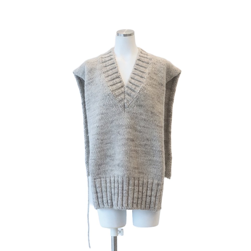 <img class='new_mark_img1' src='https://img.shop-pro.jp/img/new/icons47.gif' style='border:none;display:inline;margin:0px;padding:0px;width:auto;' />V-neck knit stole vest