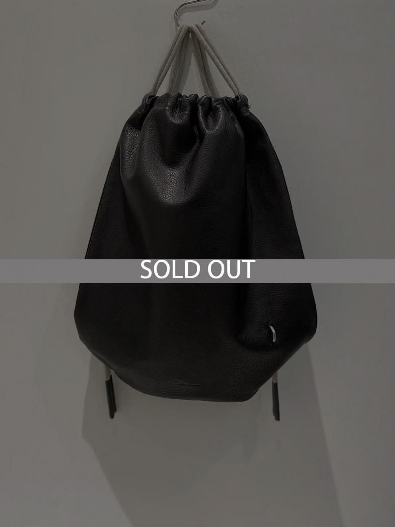 <img class='new_mark_img1' src='https://img.shop-pro.jp/img/new/icons47.gif' style='border:none;display:inline;margin:0px;padding:0px;width:auto;' />DRAWSTRING BACKPACK 
