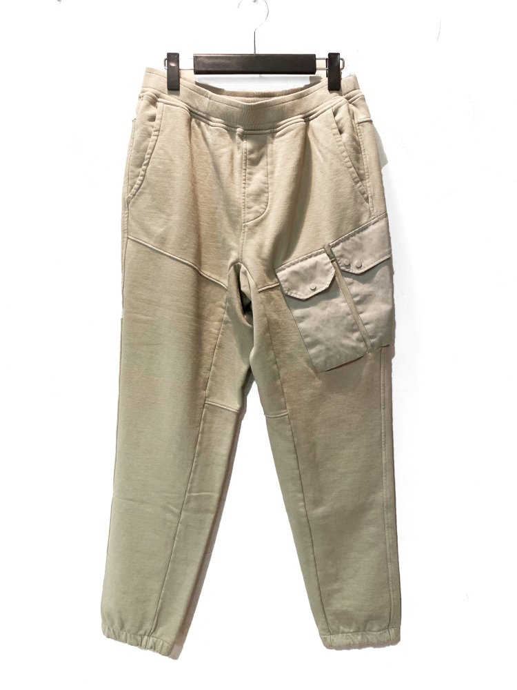 <img class='new_mark_img1' src='https://img.shop-pro.jp/img/new/icons47.gif' style='border:none;display:inline;margin:0px;padding:0px;width:auto;' />COMBO CARGO SWEAT PANTS