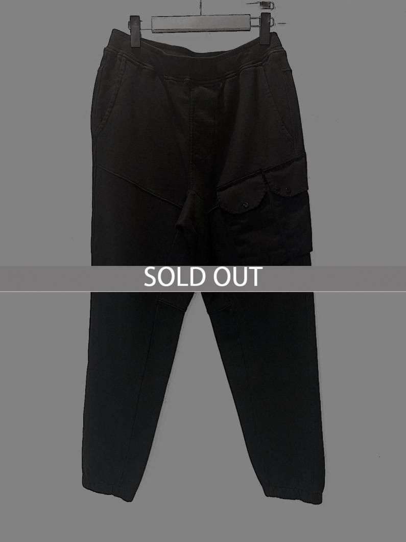 <img class='new_mark_img1' src='https://img.shop-pro.jp/img/new/icons47.gif' style='border:none;display:inline;margin:0px;padding:0px;width:auto;' />COMBO CARGO SWEAT PANTS