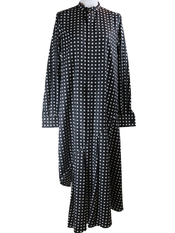 <img class='new_mark_img1' src='https://img.shop-pro.jp/img/new/icons47.gif' style='border:none;display:inline;margin:0px;padding:0px;width:auto;' />FD SQUARE PATTERN BOSOM DRESS