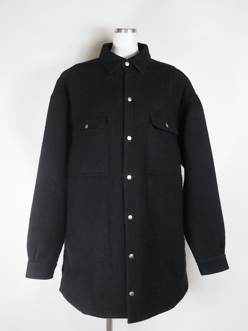 <img class='new_mark_img1' src='https://img.shop-pro.jp/img/new/icons14.gif' style='border:none;display:inline;margin:0px;padding:0px;width:auto;' />OVERSIZED OUTERSHIRT