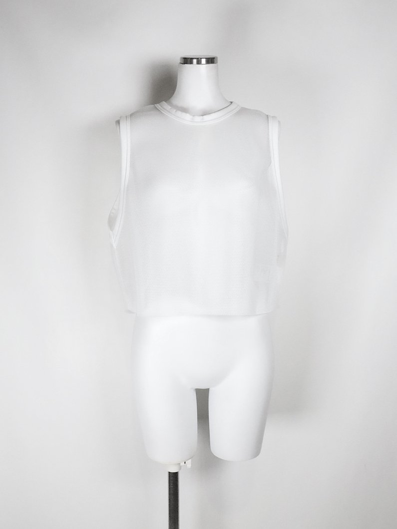 <img class='new_mark_img1' src='https://img.shop-pro.jp/img/new/icons14.gif' style='border:none;display:inline;margin:0px;padding:0px;width:auto;' />MESH SLEEVELESS CROPPED TOP