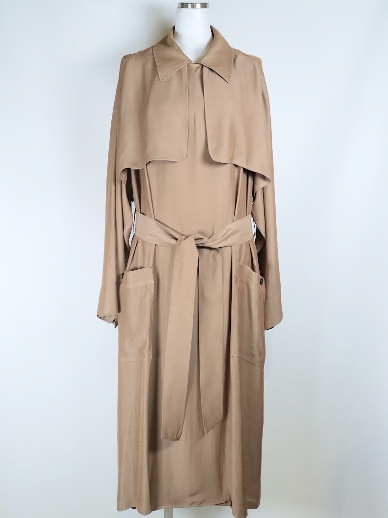 <img class='new_mark_img1' src='https://img.shop-pro.jp/img/new/icons14.gif' style='border:none;display:inline;margin:0px;padding:0px;width:auto;' />SHEER TWILL TRENCH COAT