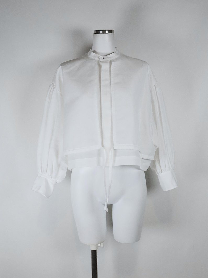 <img class='new_mark_img1' src='https://img.shop-pro.jp/img/new/icons47.gif' style='border:none;display:inline;margin:0px;padding:0px;width:auto;' />C/L BALLOON SLEEVE BLOUSE
