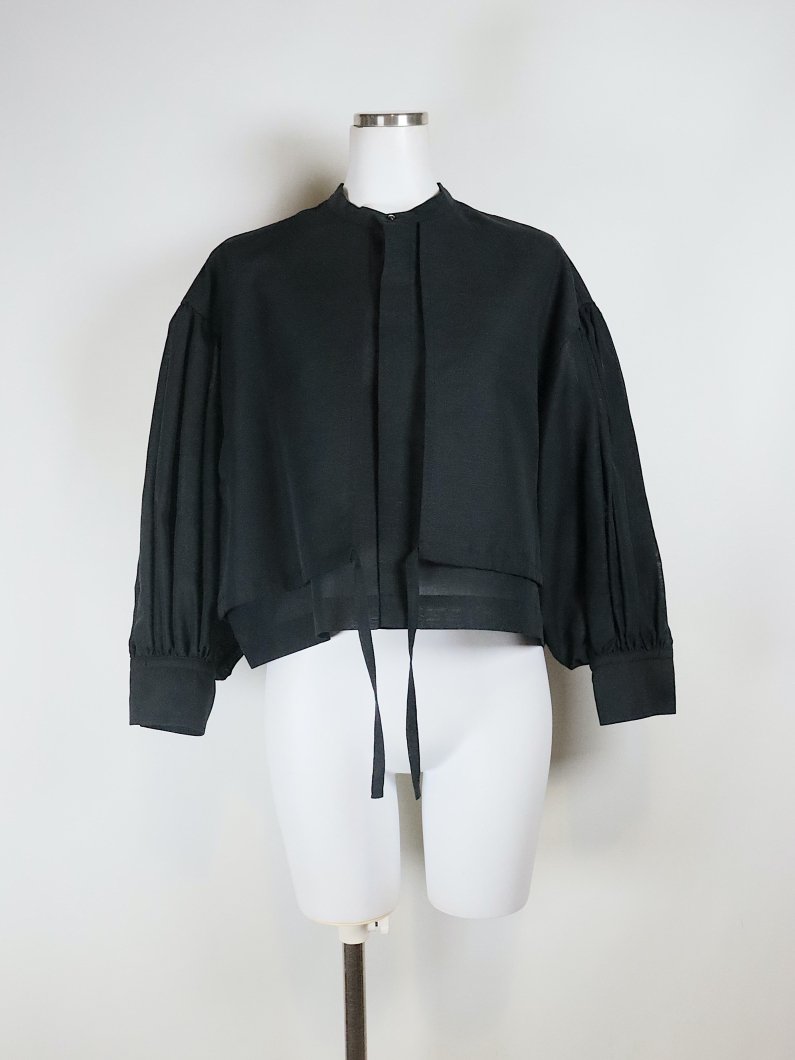 <img class='new_mark_img1' src='https://img.shop-pro.jp/img/new/icons14.gif' style='border:none;display:inline;margin:0px;padding:0px;width:auto;' />C/L BALLOON SLEEVE BLOUSE