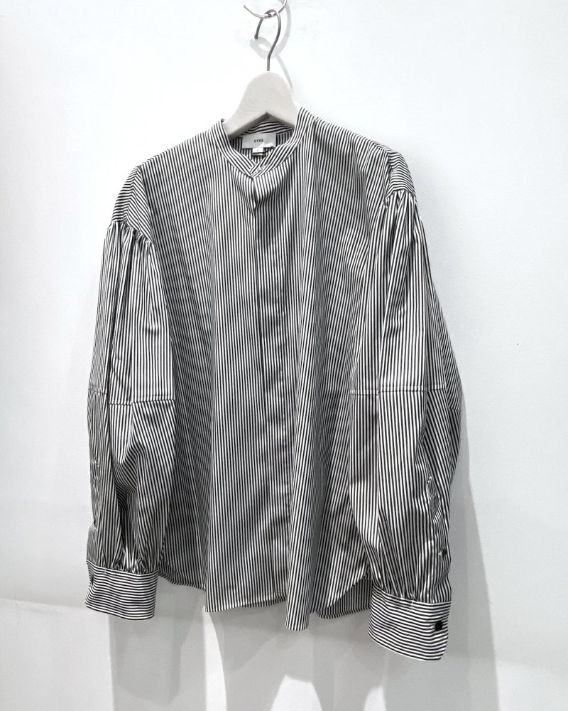 <img class='new_mark_img1' src='https://img.shop-pro.jp/img/new/icons47.gif' style='border:none;display:inline;margin:0px;padding:0px;width:auto;' />STRIPE BALLOON SLEEVE BLOUSE