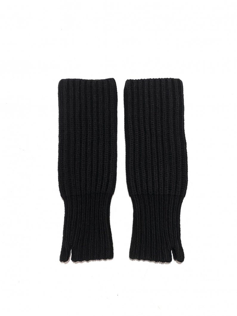 <img class='new_mark_img1' src='https://img.shop-pro.jp/img/new/icons47.gif' style='border:none;display:inline;margin:0px;padding:0px;width:auto;' />WOOL RIBBED ARM WARMERS