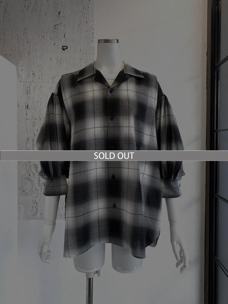 <img class='new_mark_img1' src='https://img.shop-pro.jp/img/new/icons47.gif' style='border:none;display:inline;margin:0px;padding:0px;width:auto;' />T/W OMBRE CHECK BALLOON SLEEVE BLOUSE