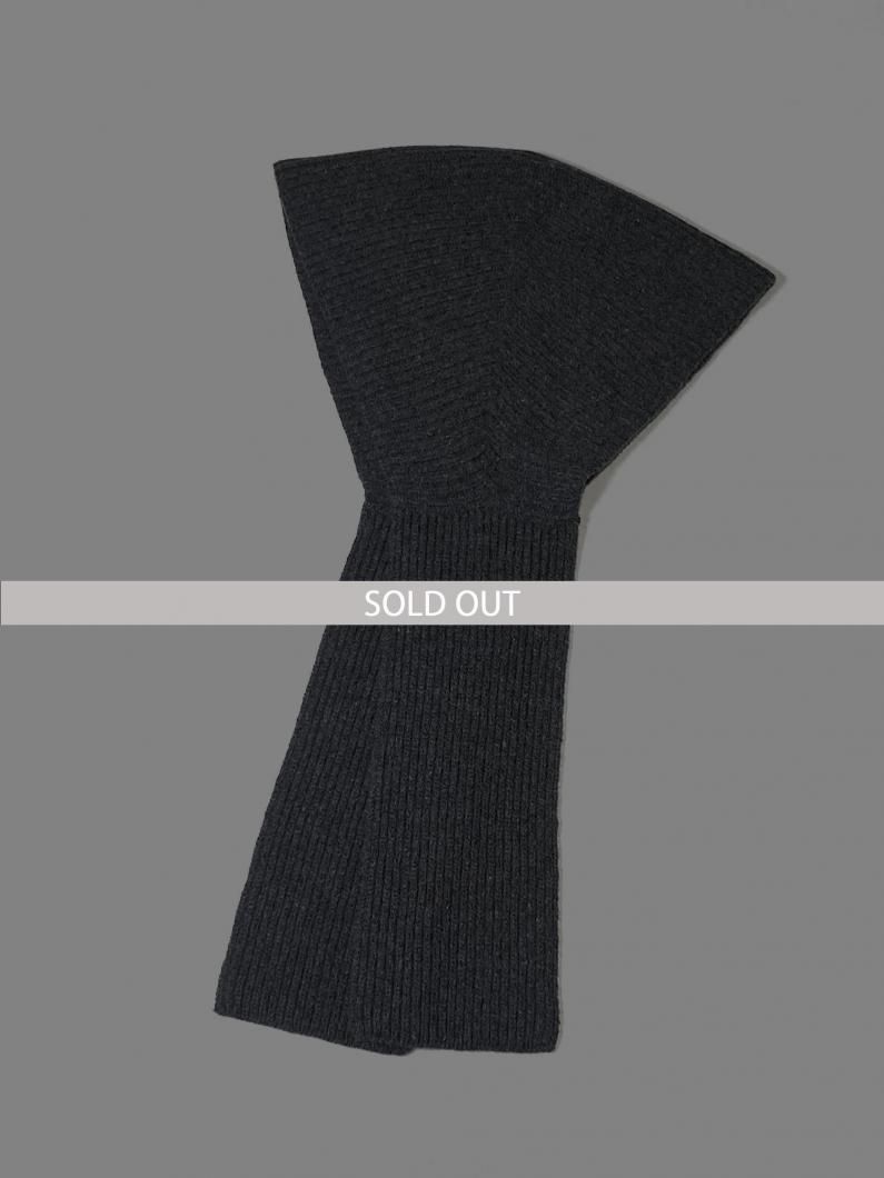 <img class='new_mark_img1' src='https://img.shop-pro.jp/img/new/icons47.gif' style='border:none;display:inline;margin:0px;padding:0px;width:auto;' />RIBBED KINT WOOL HOODED SCARF