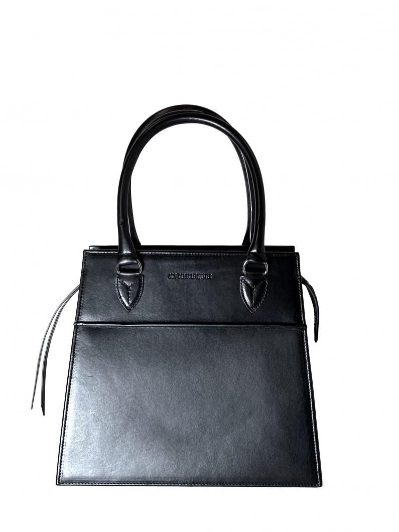 <img class='new_mark_img1' src='https://img.shop-pro.jp/img/new/icons14.gif' style='border:none;display:inline;margin:0px;padding:0px;width:auto;' />SANDI HAND BAG 