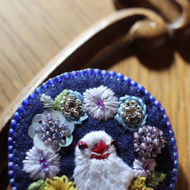 シマエナガ 鳥 ビーズ刺繍 ブローチ ハンドメイド ビーズブローチ 刺繍