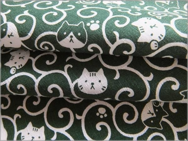 【ドビー 生地】和柄*猫ネコ*唐草*コットン*深緑*green*1B - 生地通販 マーブルマーケット　