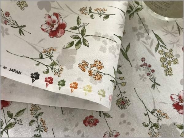 シーチング 生地 ボタニカル草花 シルエット Red Gray 2a 生地通販 マーブルマーケット シーチング 生地 ボタニカル草花 シルエット Red Gray 2a 生地通販 マーブルマーケット