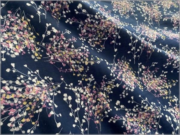 ダブルガーゼ 生地 保湿 シルクプロテイン加工 かすみ草 Navy A5 生地通販 マーブルマーケット ダブルガーゼ 生地 保湿 シルクプロテイン加工 かすみ草 Navy A5 生地通販 マーブルマーケット