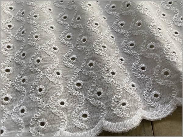 レース 生地】刺繍*片側スカラップ*white*A48 生地通販 マーブルマーケット ZL ♪2772-03◆150cm ポリ系スカラップコードレース生地 アパレル