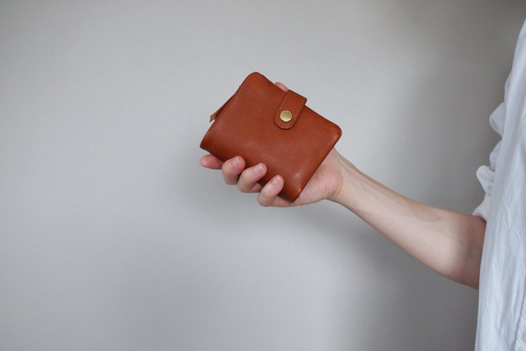 新品未使用 CINQ 二つ折財布財布
