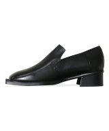 NINAMOUNAH / ニーナムーナ - SQUARE TOE LOAFERS (BLACK LEATHER) 50%OFF<img class='new_mark_img2' src='https://img.shop-pro.jp/img/new/icons16.gif' style='border:none;display:inline;margin:0px;padding:0px;width:auto;' />