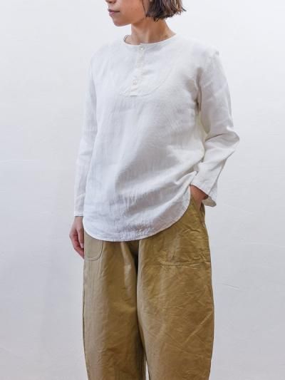 綿麻バックサテンスタンドカラーギャザーブラウス/ ミントグレー