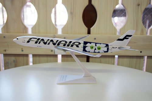 フィンエアー公式 A330 300 マリメッコ アニバーサリー ウニッコの模型 旅する雑貨店 Bon Voyage