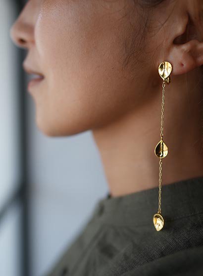 IRIS47,jewelry,accessory,bibliok,egg earring,gold,ops,petite,long