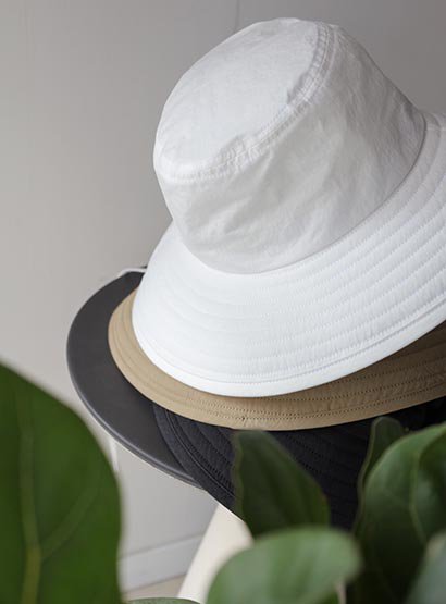 PHEENY,cotton nylon dump hat,hat,cotton nylon,white,sand,black