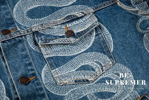 Supreme シュプリーム 21SS HYSTERIC GLAMOUR Snake Denim Trucker Jacket  ヒステリックグラマースネークデニムトラッカージャケット ブルー | 人気ブランドの最新デニムジャケット -  Supreme(シュプリーム)オンライン通販専門店