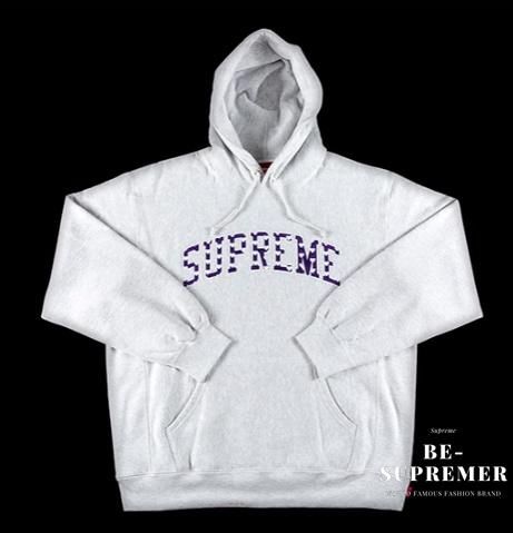 supremeパーカー