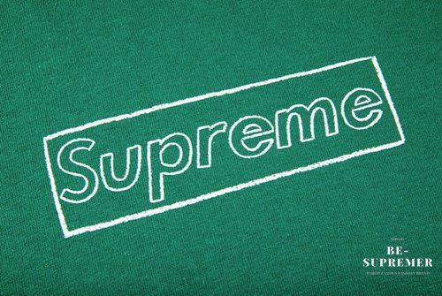 Supreme通販専門店】Supreme KAWS Chalk Logo Tee Tシャツ ライト