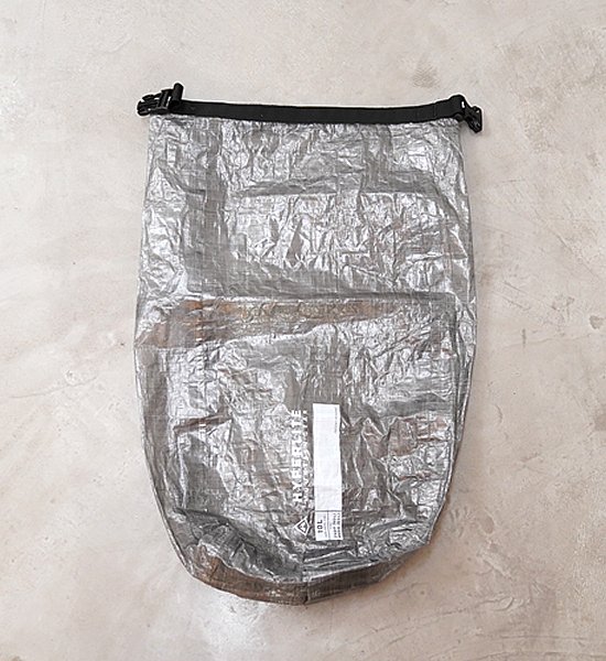 登山用品 ハイパーライトマウンテンギア Side Entry Pod 10L