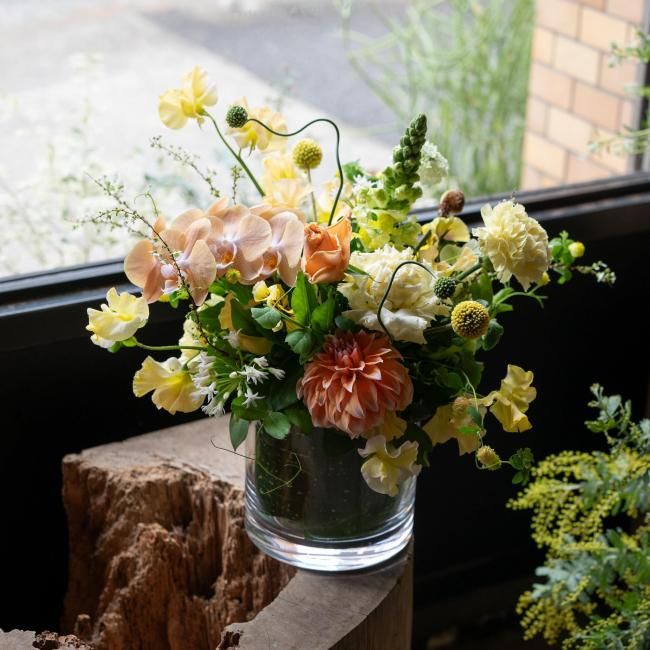 お祝い花アレンジメント 【ビジネスシーンにもおすすめ】- 東京