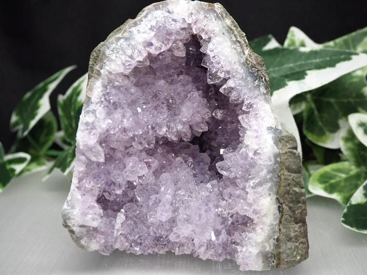 ウルグアイ産ホワイトアメジスト♡ラベンダーアメジスト♡クラスター♡1.8kg超え ウルグアイ産ホワイトアメジスト♡ラベンダーアメジスト