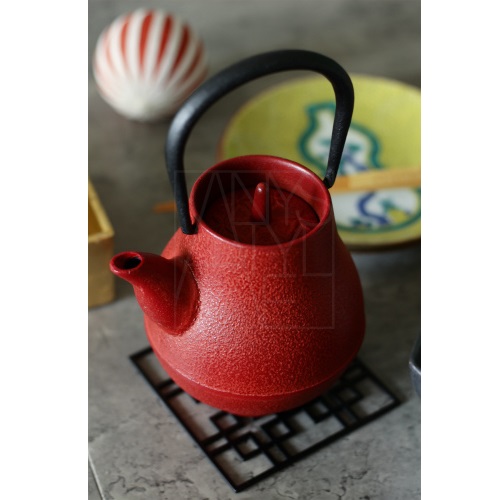 南部鉄器　赤い　鉄瓶急須 南部鉄器 小鉄瓶 急須 | アラレ 0.5L | 紅 | 及富