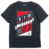 <img class='new_mark_img1' src='https://img.shop-pro.jp/img/new/icons5.gif' style='border:none;display:inline;margin:0px;padding:0px;width:auto;' />【JORDAN】GRAPHIC BOXプリントTシャツ (128-170cm) HDGY