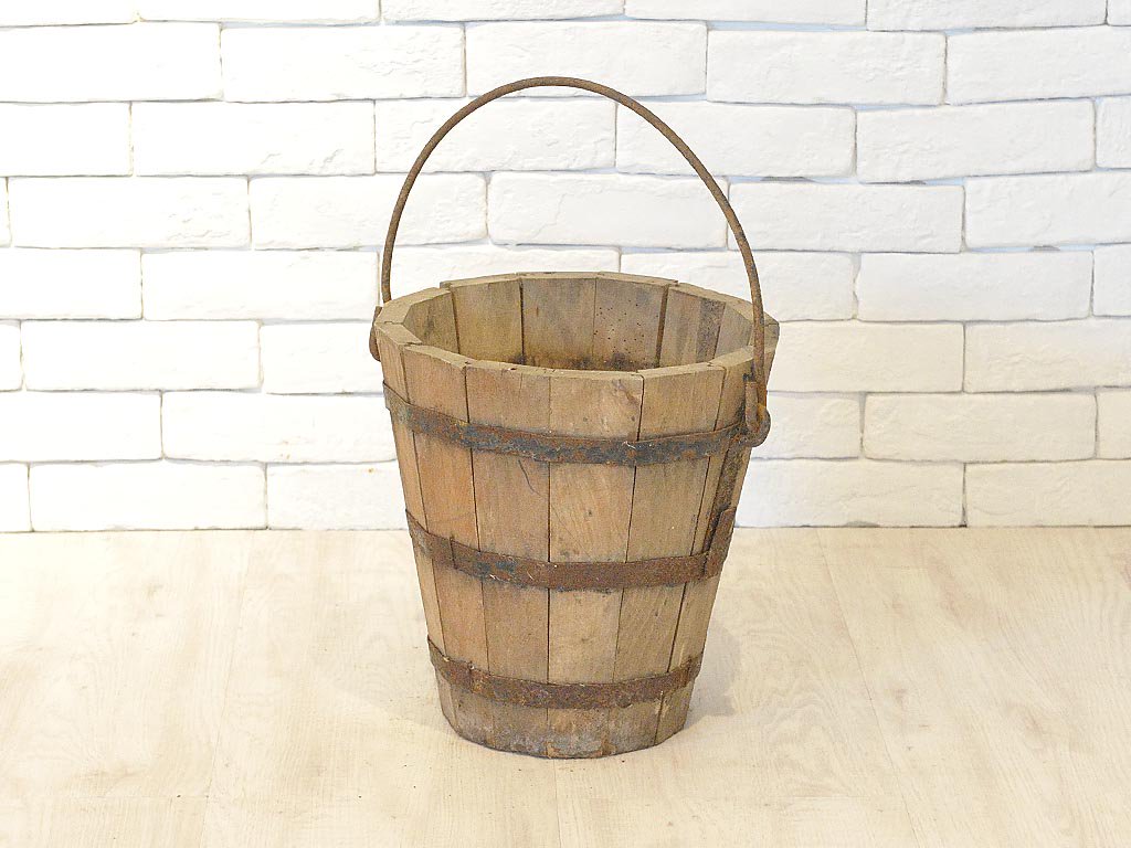 Premium Vector  Cartoon wooden buckets wood bucket with flowing
