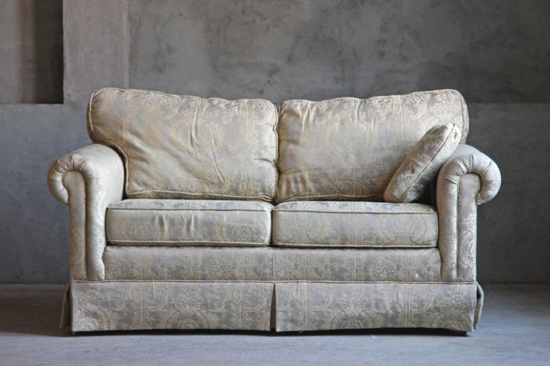 DREXEL HERITAGE 2P SOFA U.S EMBASSY - ZEROMILE