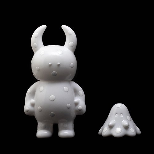 White Dot Uamou with Boo - NADiff Online