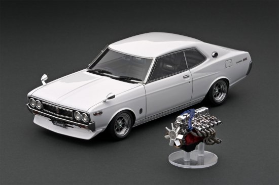 上位 IG 2403 1/18 Nissan Laurel 2000SGX (C130) White With Engine