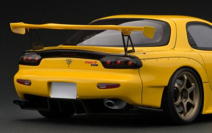 1/18 イグニッションモデル マツダ RX-7 FD3S RE雨宮 頭文字D 高橋啓介