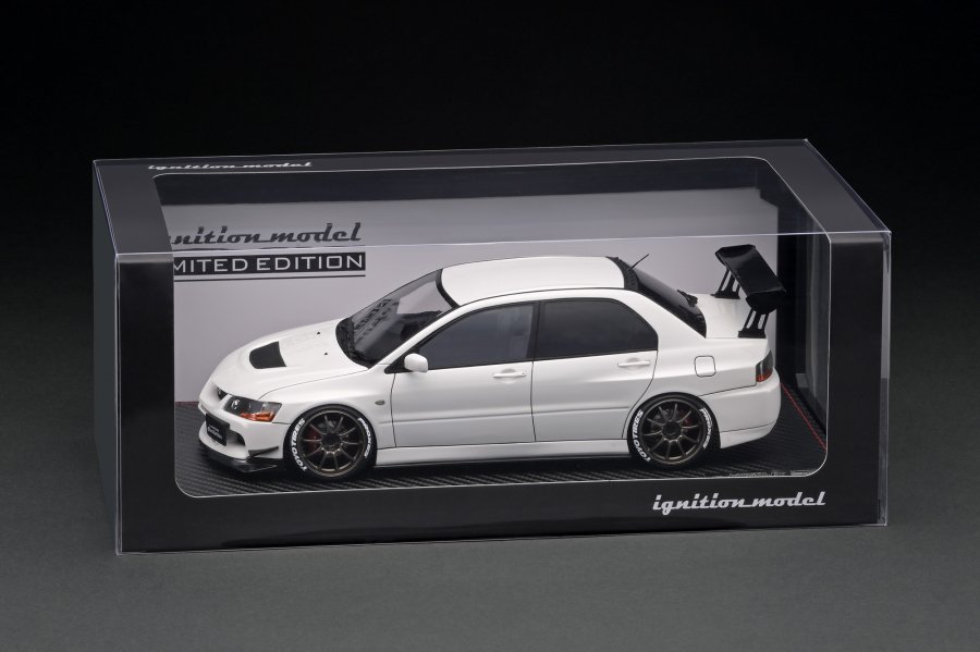 WEB限定】 IG2433 1/18 Mitsubishi Lancer Evolution IX (CT9A) White With Engine  - ig-model