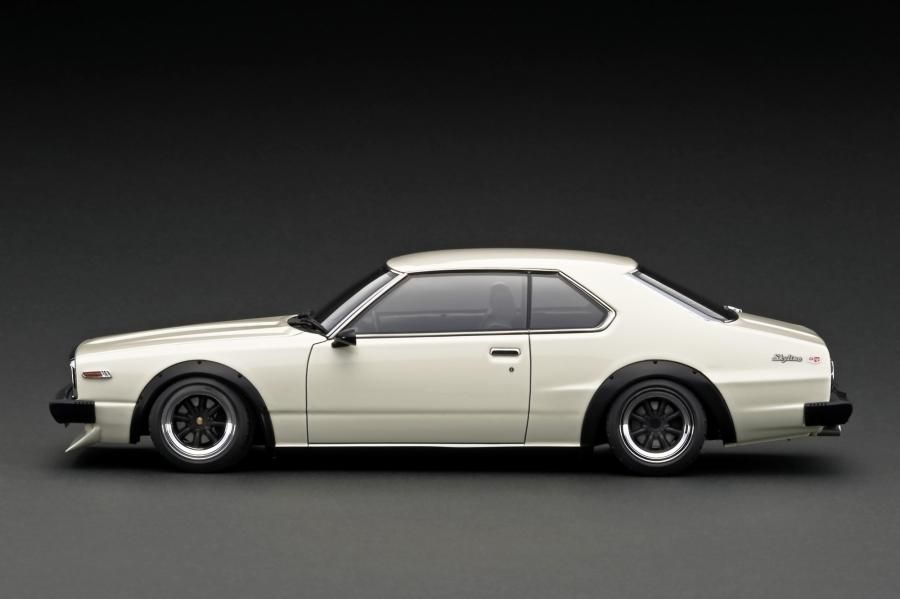 WEB限定】IG3233 1/18 Nissan Skyline 2000 GT-ES (C210) White With