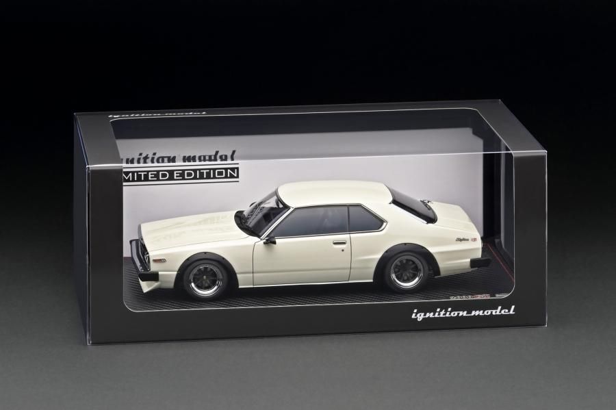 WEB限定】IG3233 1/18 Nissan Skyline 2000 GT-ES (C210) White With