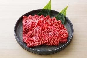 ★ニンニン★岡山黒毛和牛・特上牛カルビ500g➕黒豚肩ロース900gセット 宮崎県産 パイン牛(黒毛和牛) ロース焼肉用 500g【精肉・肉加工
